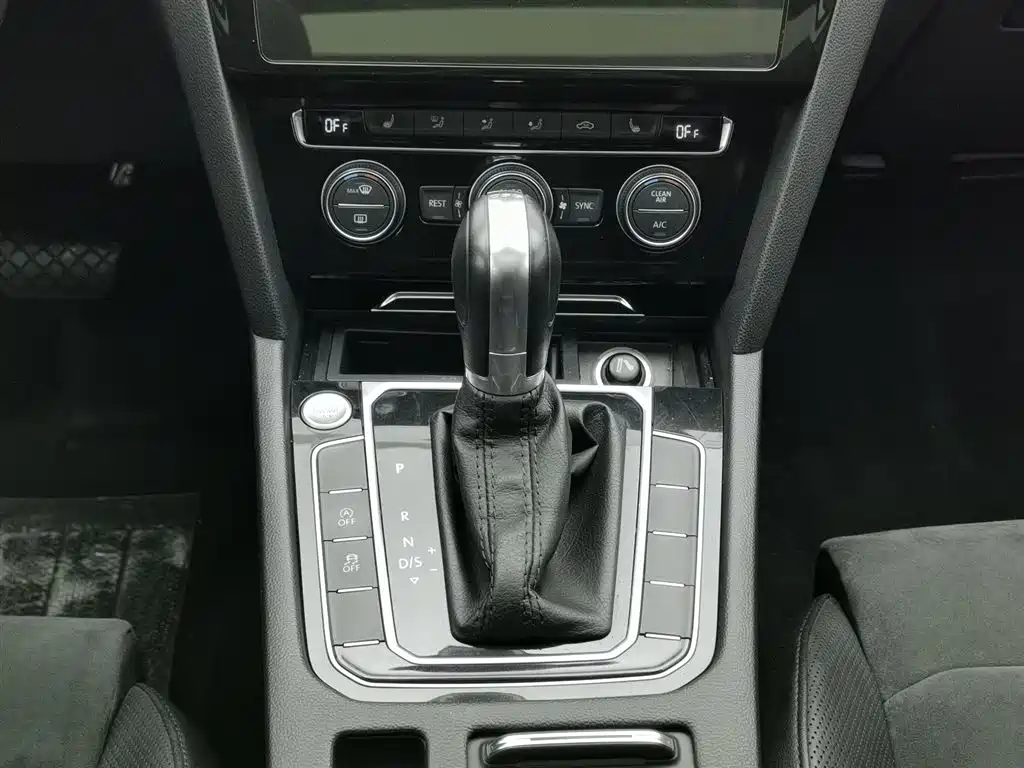 Volkswagen Magotan 2018 330TSI DSG Premium фото 13
