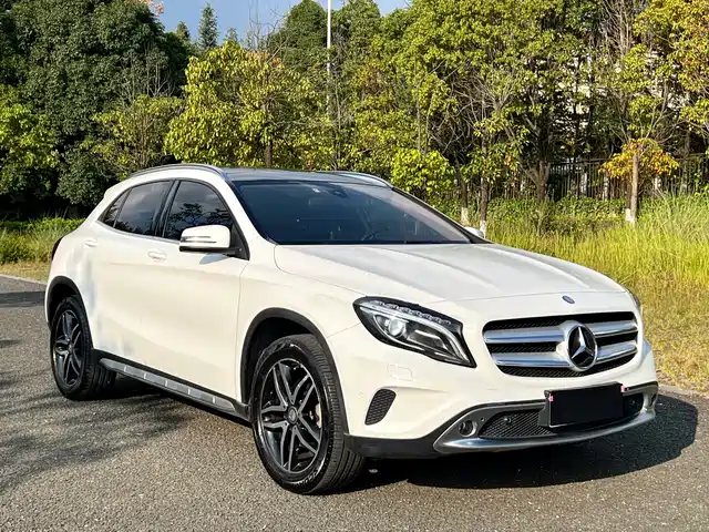 Mercedes-Benz GLA 2016 GLA 200 Fashion — фото 3