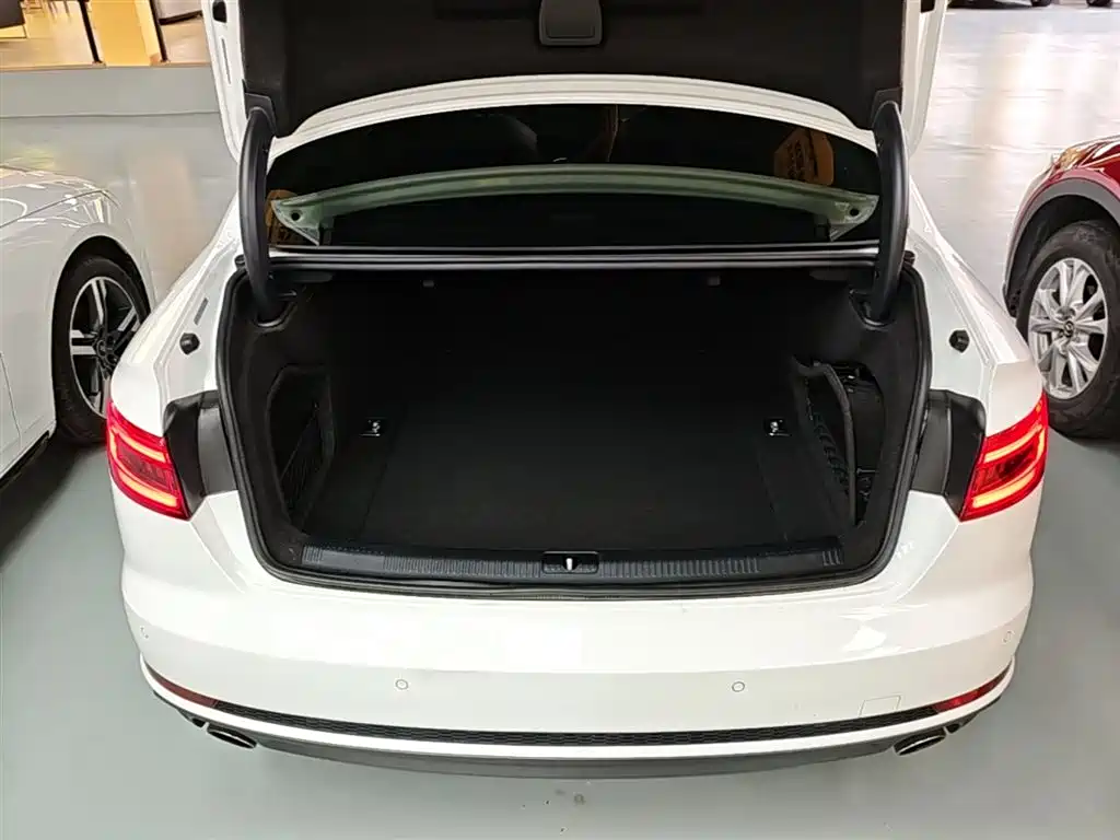 Audi A4L 2017 Model 45 TFSI quattro Sport Version фото 19