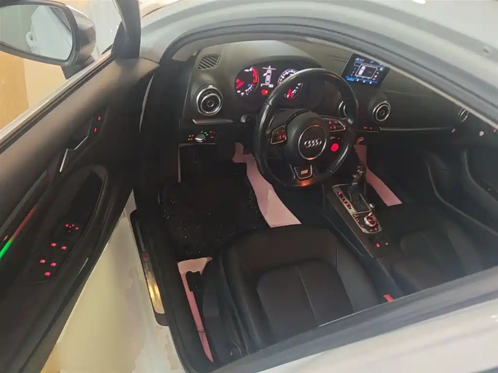 Audi A3 2016 Limousine 35 TFSI Progressive фото 16