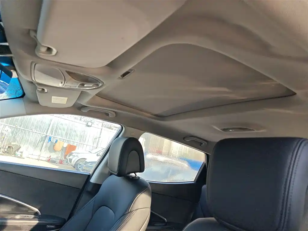 Hyundai Santa Fe 2013 Model 2.4L Automatic 2WD Comfort фото 15