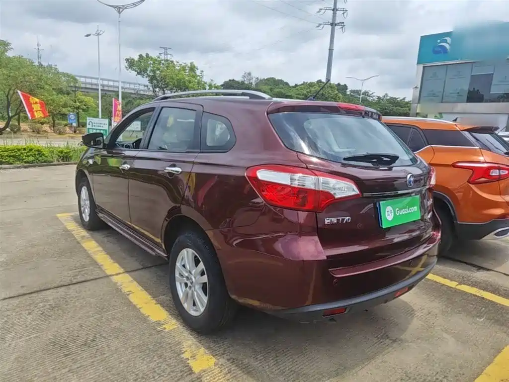Venucia T70 2016 2016 2.0L CVT Rui Xing Edition