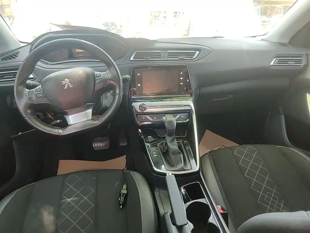 Peugeot 308 2016 1.6L Automatic Luxury фото 10