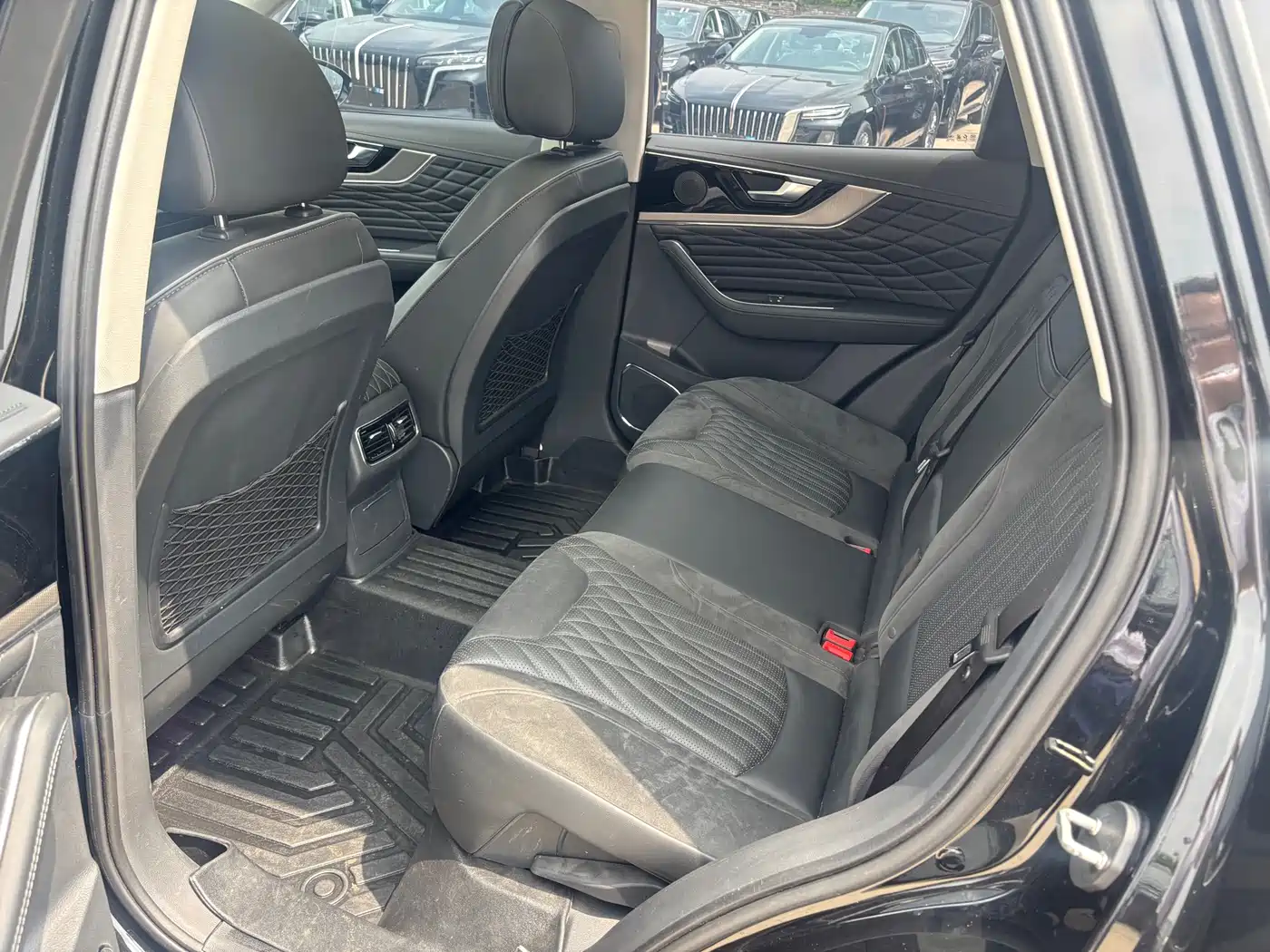 Hongqi HS5 2022 Facelift 2.0T Smart Flag Enjoyment Edition фото 9