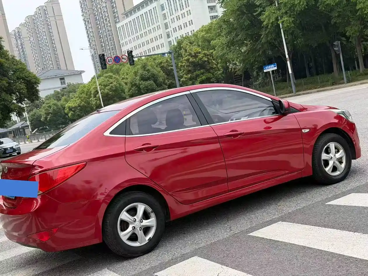 Hyundai Verna 2014 1.4L Automatic Smart GLS фото 8