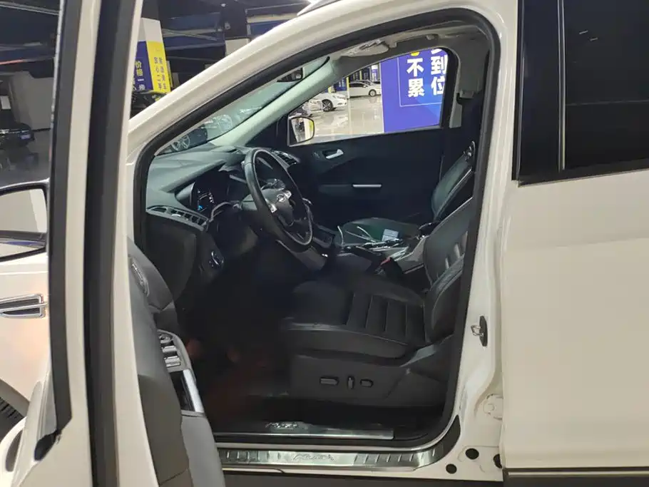 Фото 9 - Ford Kuga