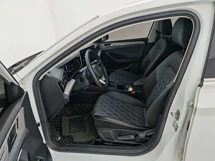 Volkswagen Sagitar 2023 300TSI DSG Surpassing Edition фото 5