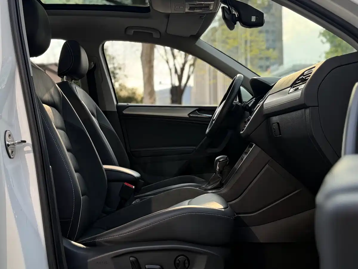 Volkswagen Tiguan L 2018 330TSI Automatic 2WD Luxury Edition фото 11