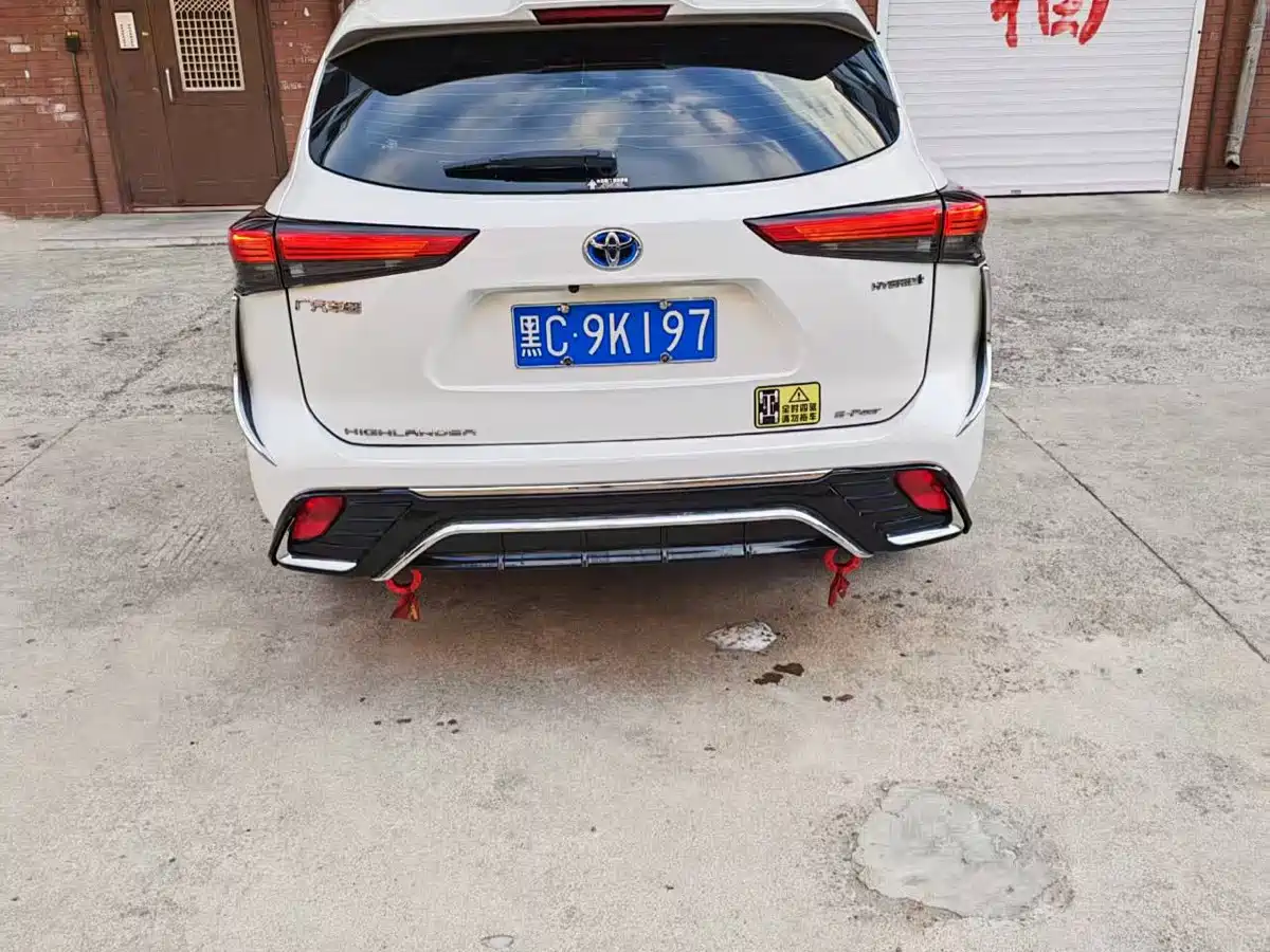 TOYOTA HIGHLANDER