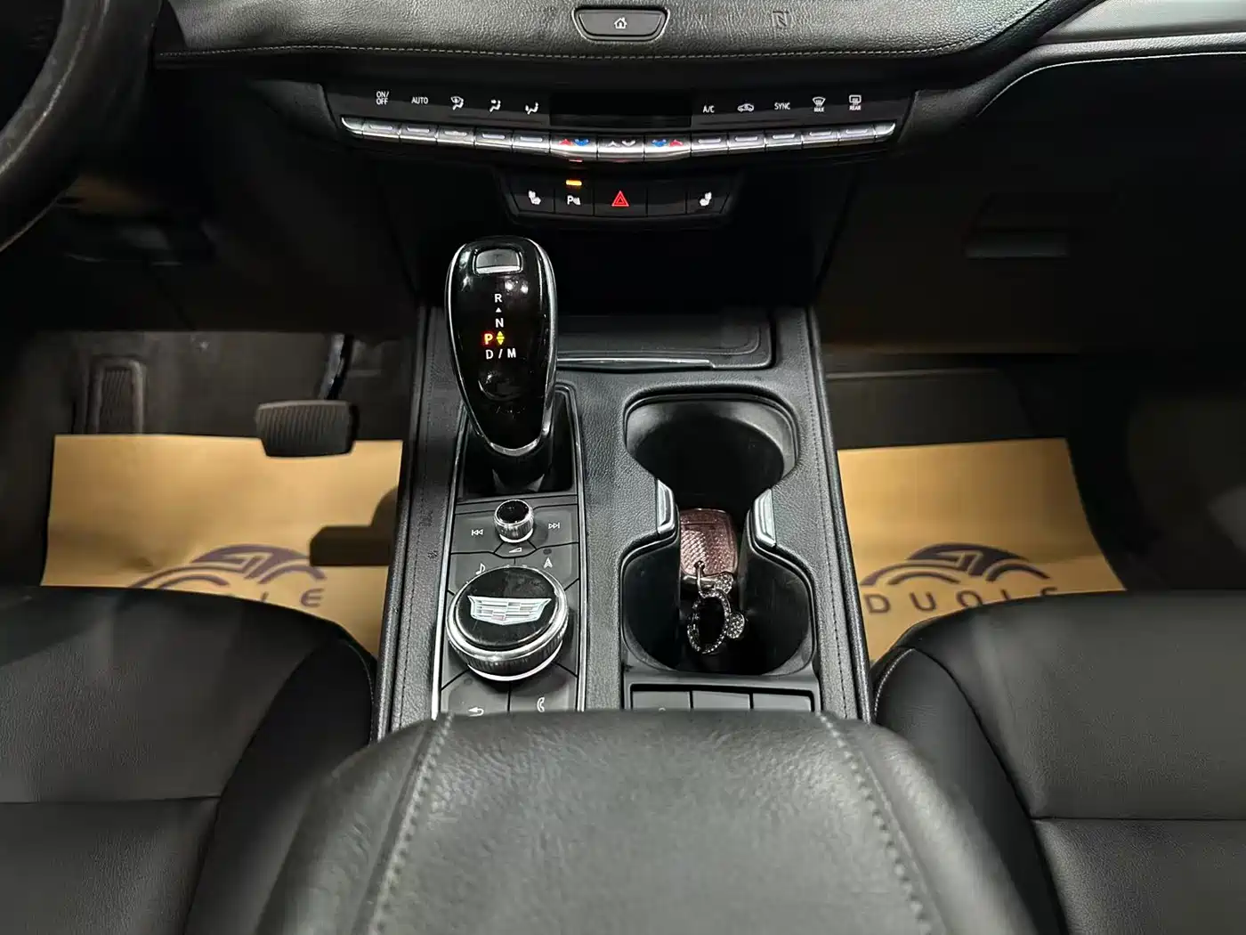 Cadillac XT4 2020 28T FWD Leading Trim фото 12