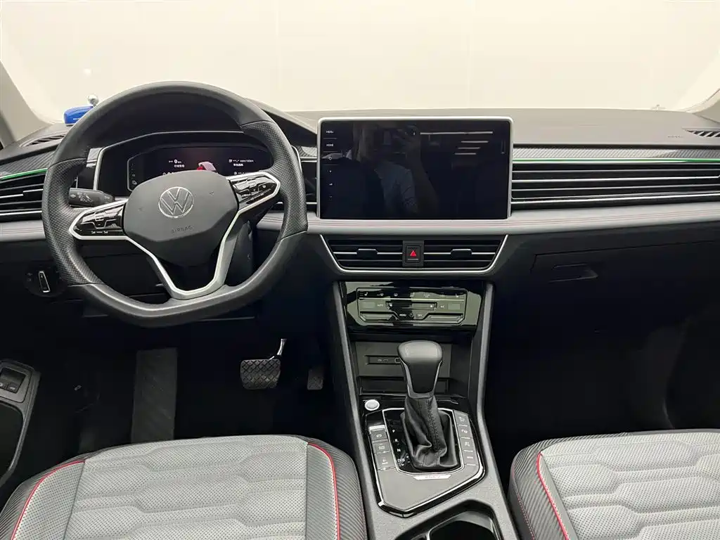 Volkswagen Tiguan L PHEV 2022 430PHEV Plug-in Hybrid Flagship Edition фото 3