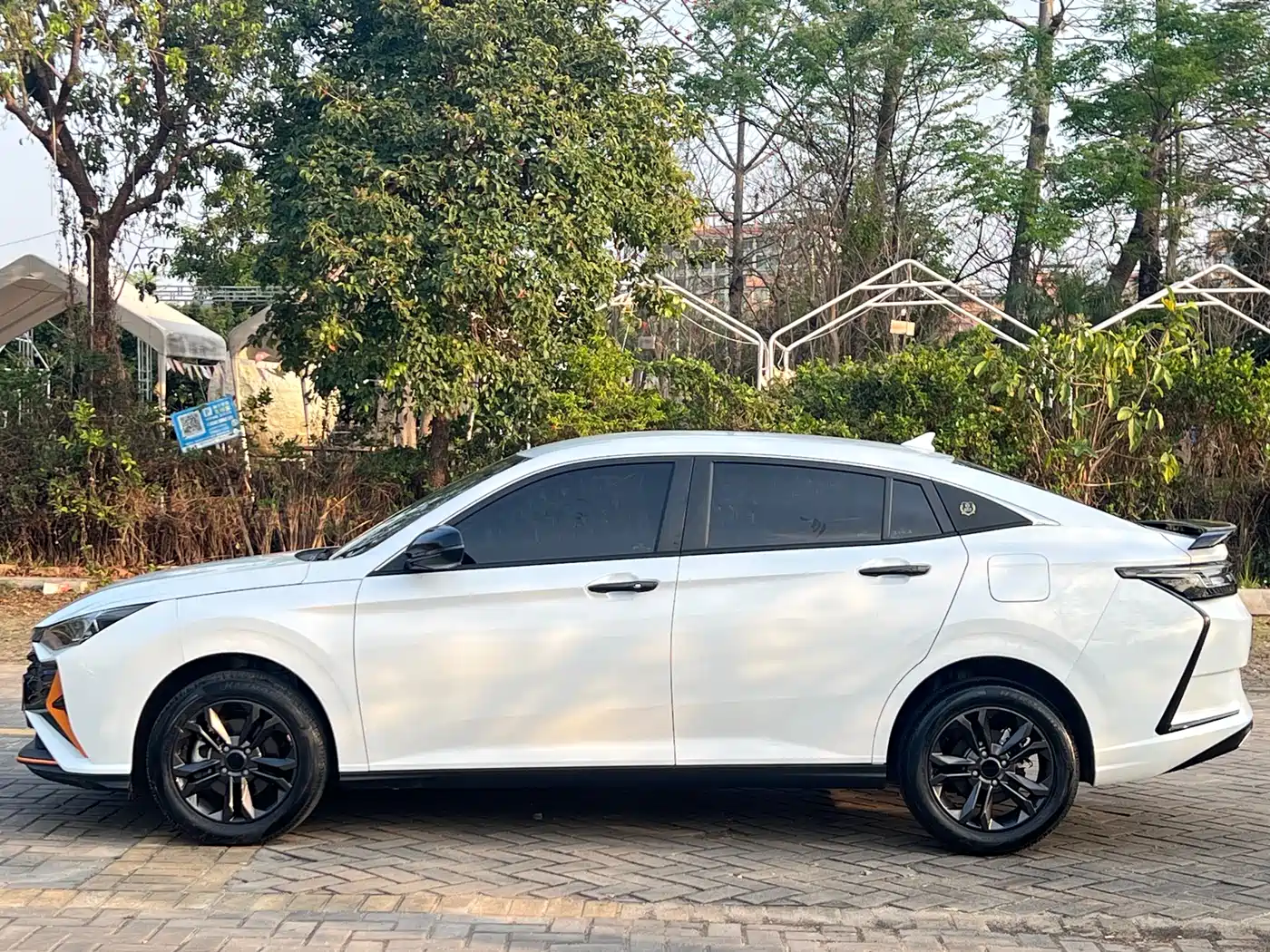 DONGFENG YI HYUN