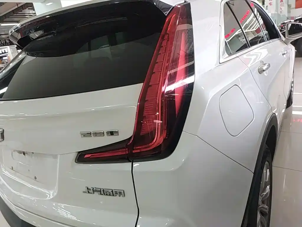 Cadillac XT4 2019 2018 28T FWD Leading Edition