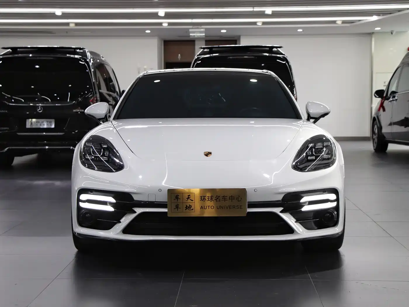 Porsche Panamera New Energy 2017 Panamera 4 E-Hybrid Executive Long Wheelbase 2.9T фото 3