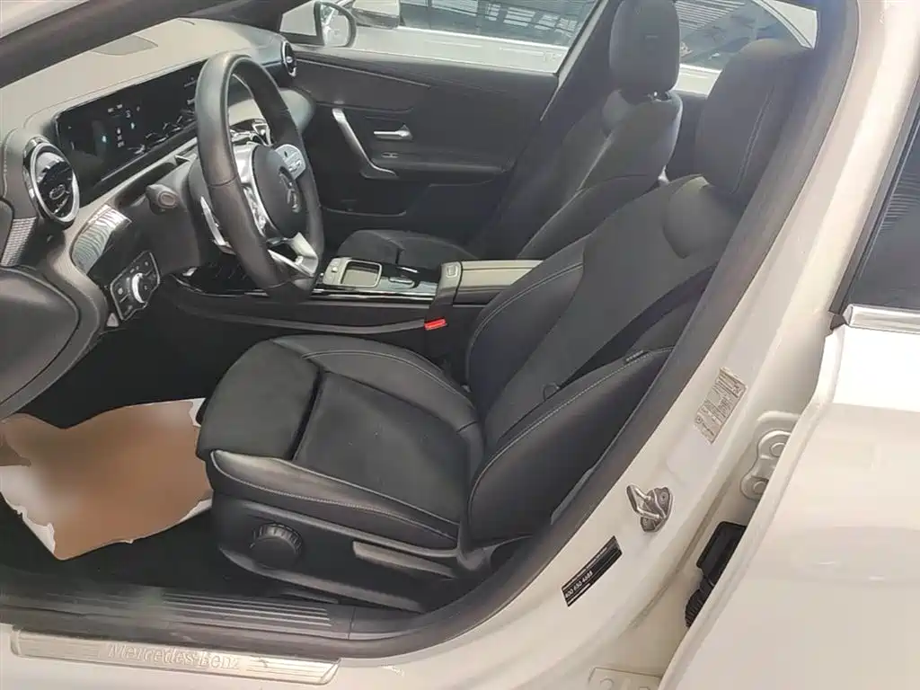 Mercedes-Benz A-Class 2020 A 180 L Sport Sedan фото 15