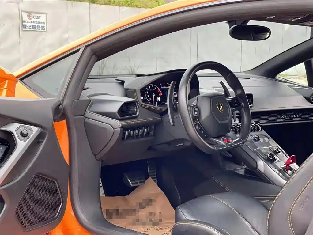 LAMBORGHINI HURACÁN