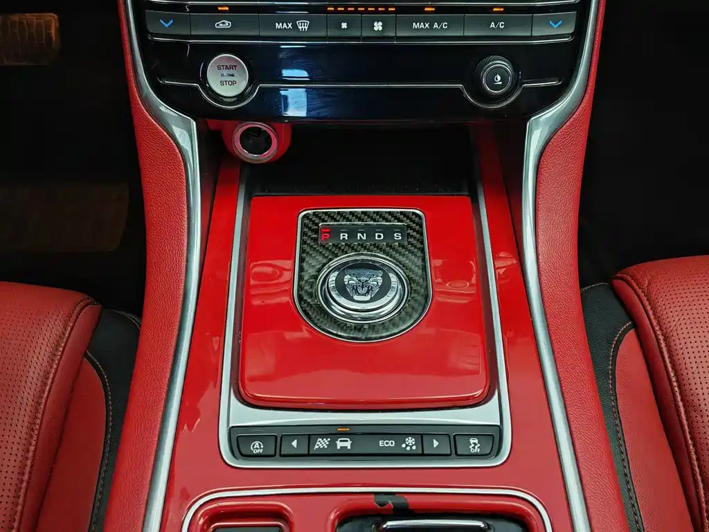 Jaguar XE 2017 2017 2.0T 200PS R-Sport