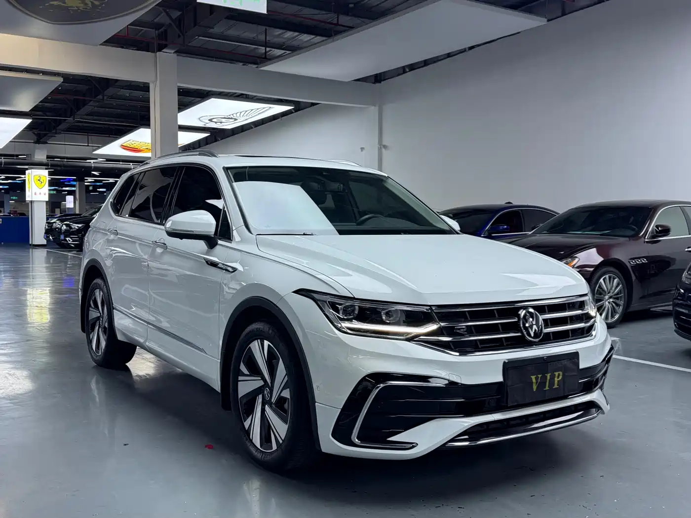 Volkswagen Tiguan L 2023 330TSI Auto 2WD R-Line Premium Edition фото 3