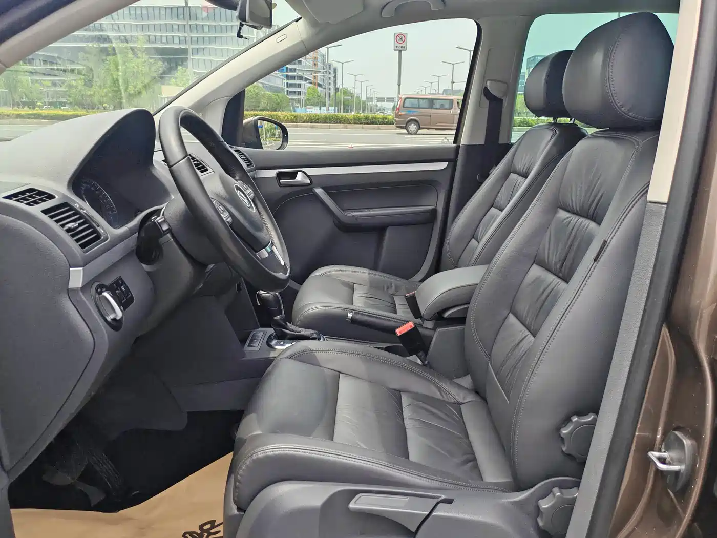 Volkswagen Touran 2013 1.4T DSG Wisdom Edition 5-seater фото 8