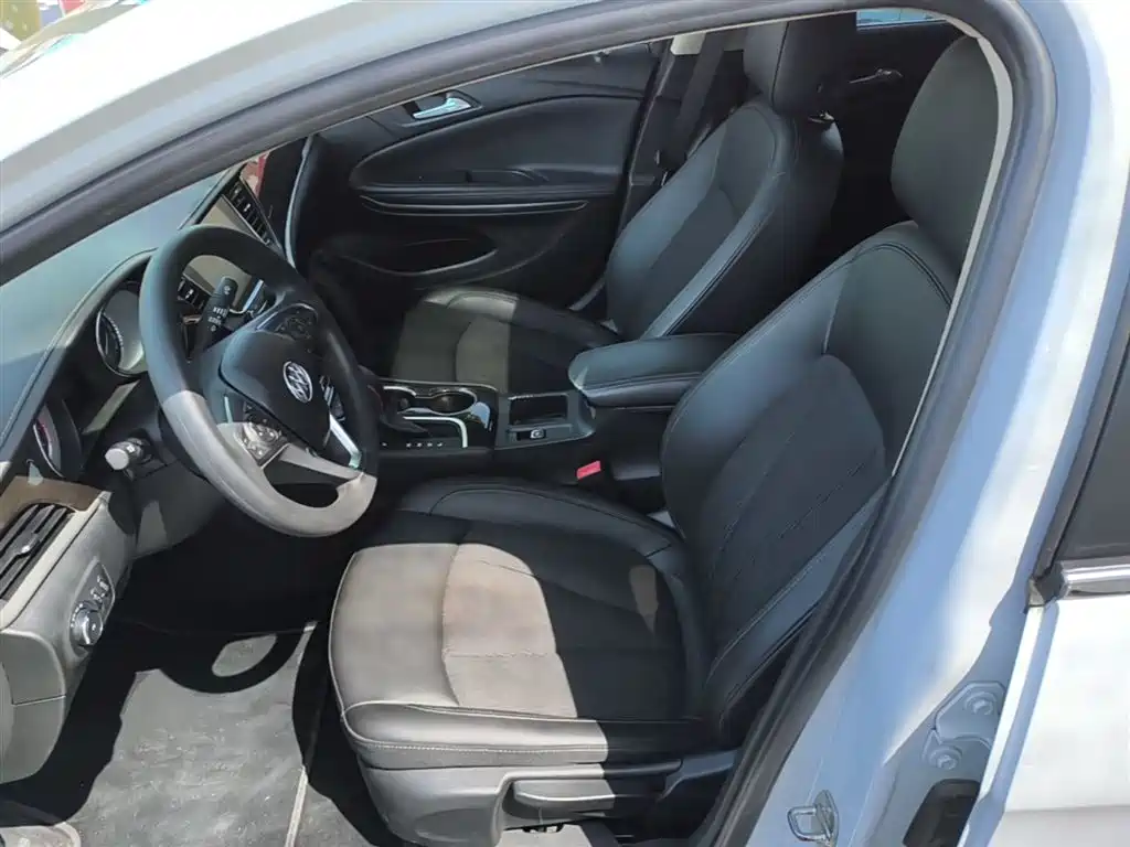 Buick Verano 2018 Sedan 20T Dual Clutch Leading фото 15