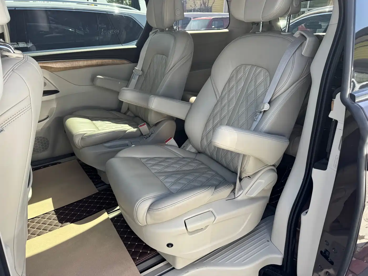 Buick GL8 2018 ES 28T Comfort Type China VI фото 9