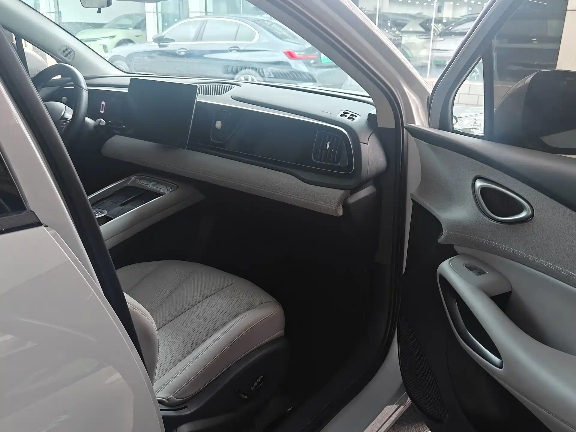 Photo 12 - BYD Hai Shi 05 EV
