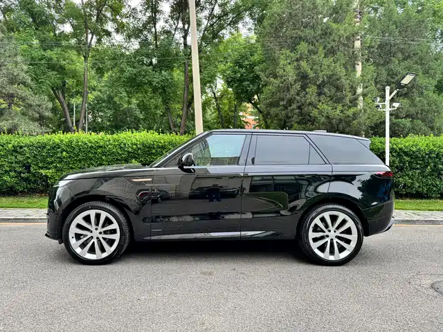 Land Rover Range Rover Sport 2024 400PS Exemplary Edition — фото 3