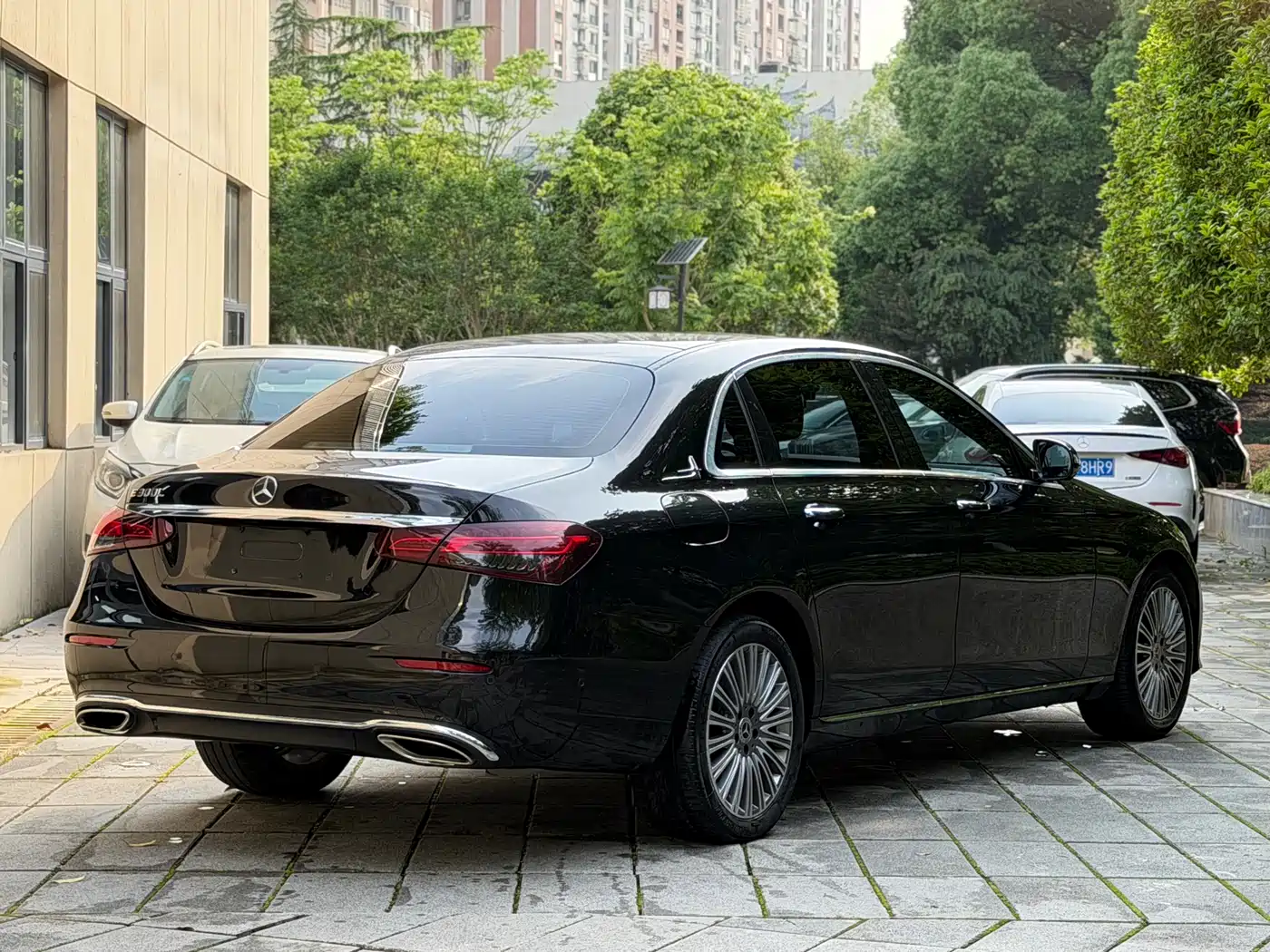 Mercedes-Benz E-Class 2021 E 300 L Fashion фото 3