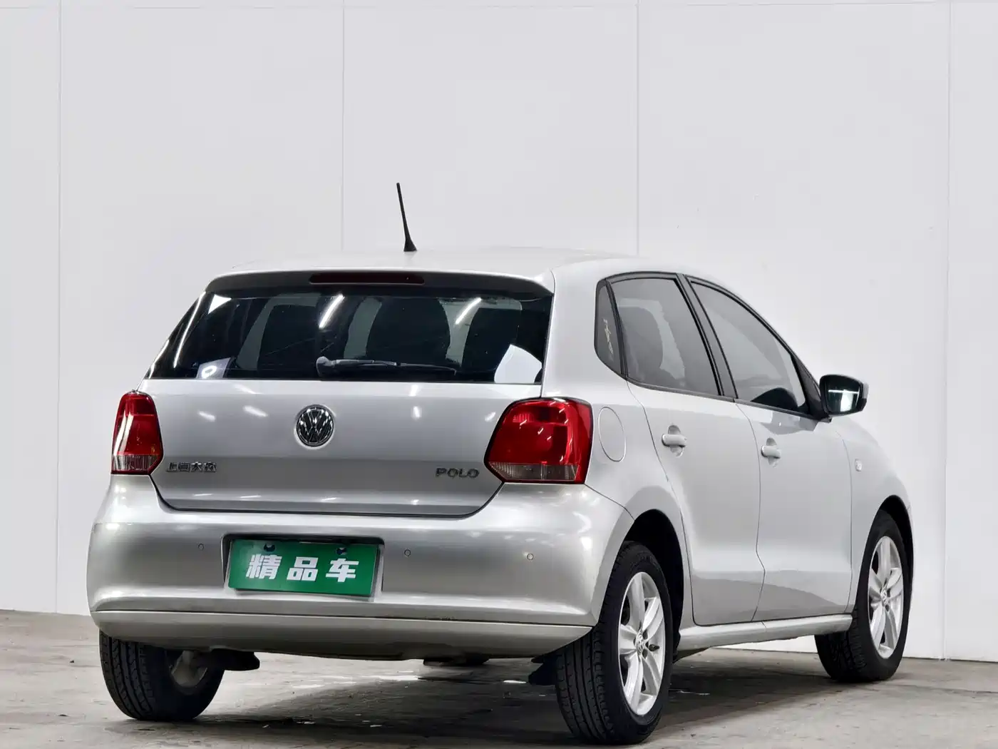 Volkswagen Polo 2011 1.4L Automatic Style Edition фото 4