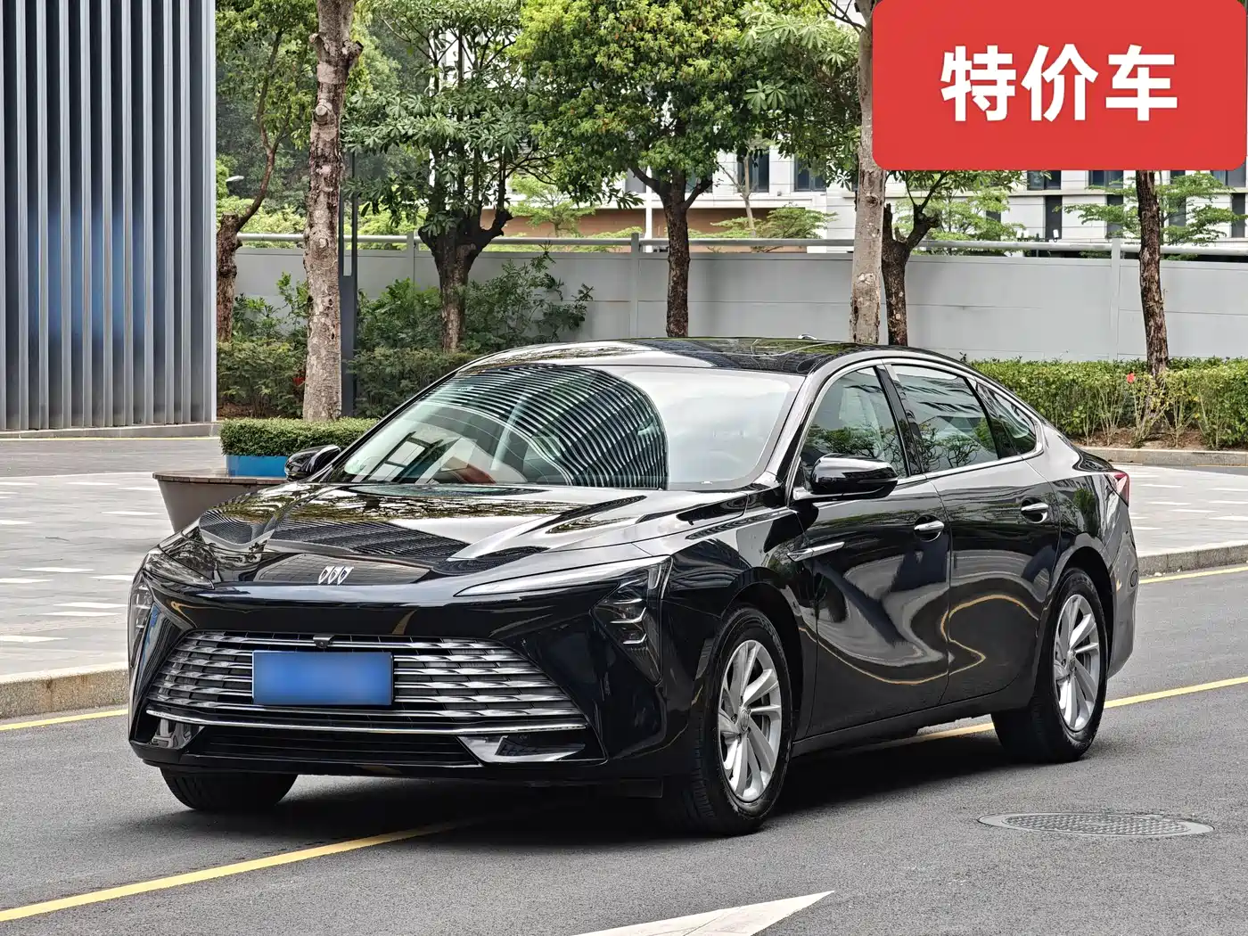 Buick LaCrosse 2023 Facelift 25T Overland Edition фото 2