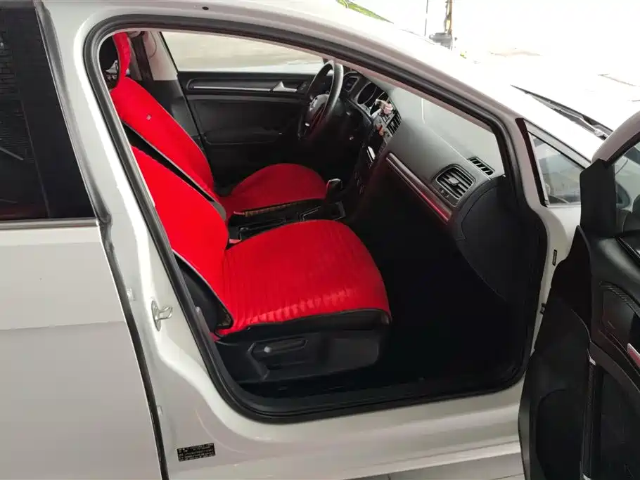 Volkswagen Golf 2016 230TSI Automatic Comfort фото 8
