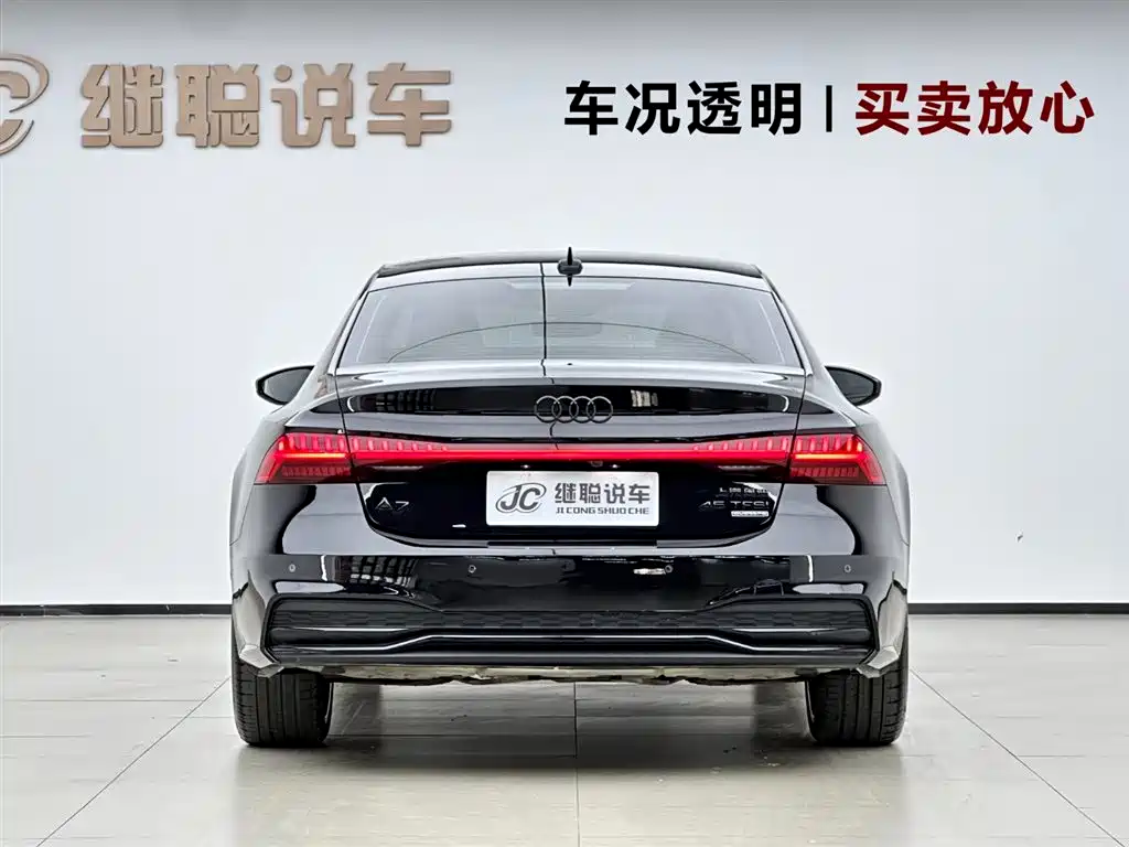 Audi A7L 2024 45 TFSI quattro S-line Black Warrior Edition фото 4