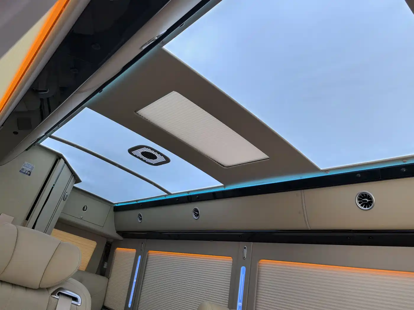 Toyota Coaster 2019 4.0L Luxury Vehicle GRB53L-ZCMEK 20-seater 9GR фото 16