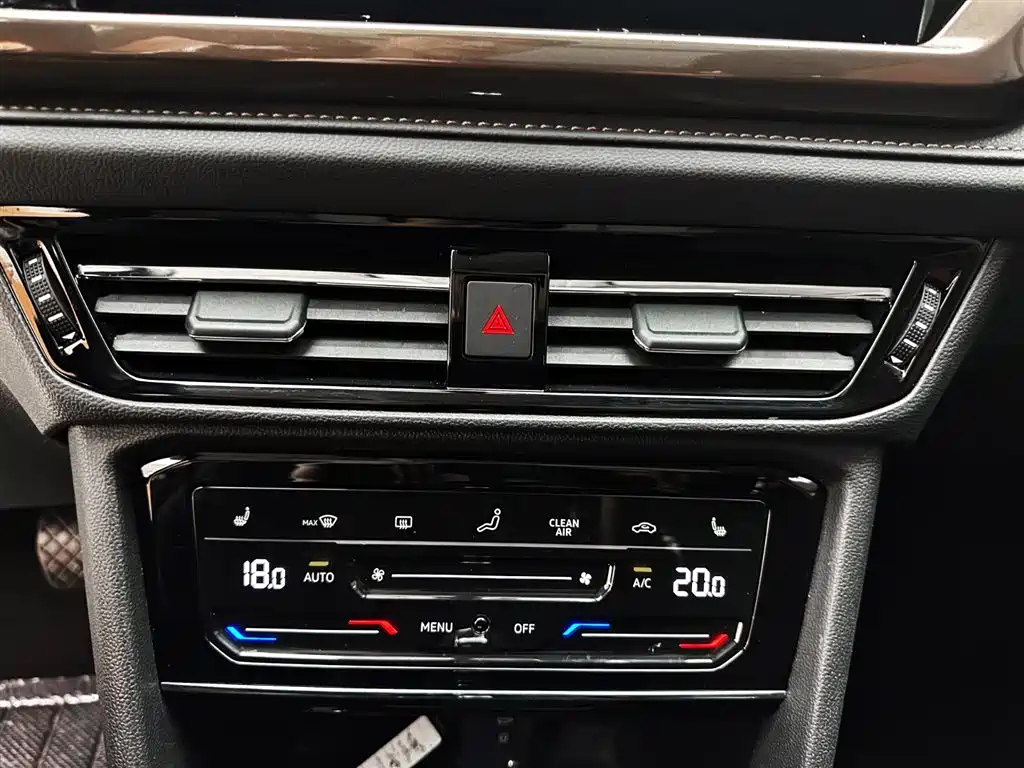 Volkswagen Tharu 2022 280TSI FWD Luxury Edition фото 15