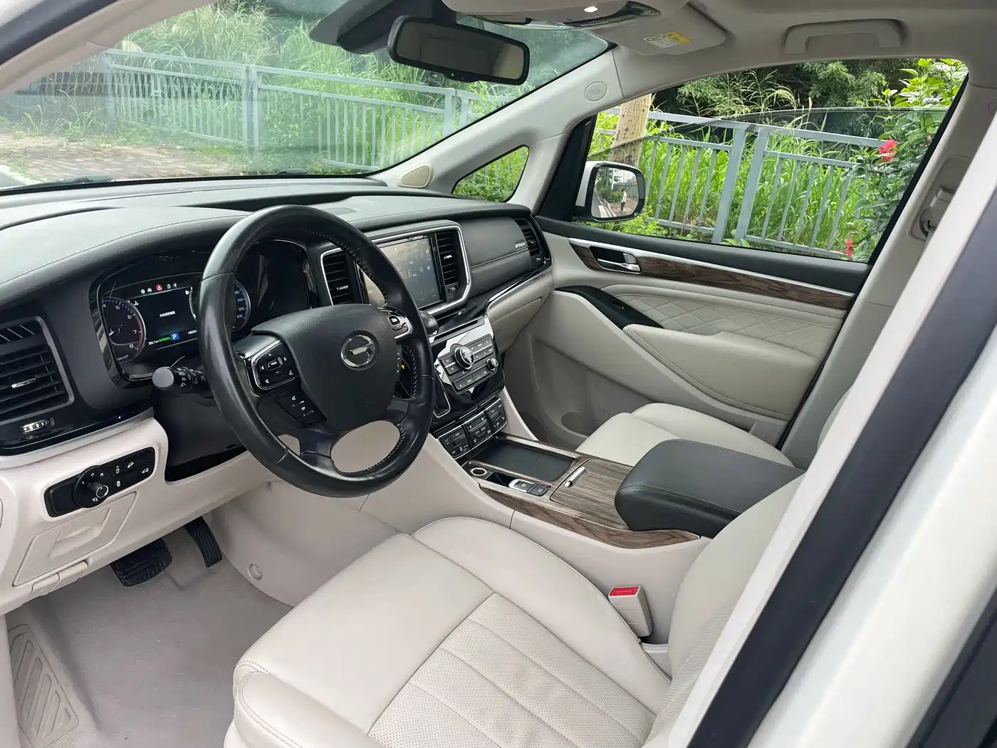 GAC Trumpchi Trumpchi M8 2018 320T Premium Edition фото 13