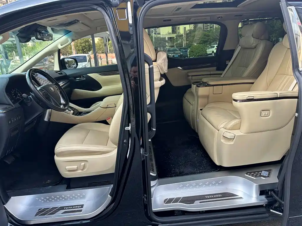 Toyota Alphard 2021 Hybrid 2.5L Premium фото 37