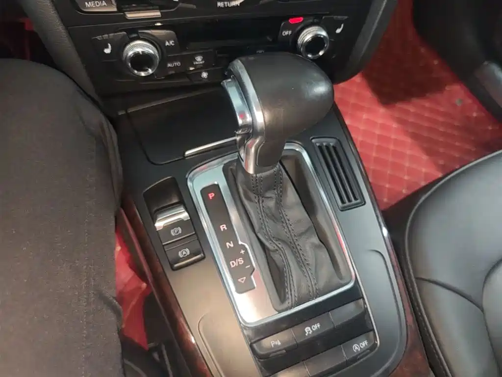 Audi A4L 2015 35 TFSI Auto Comfort фото 14