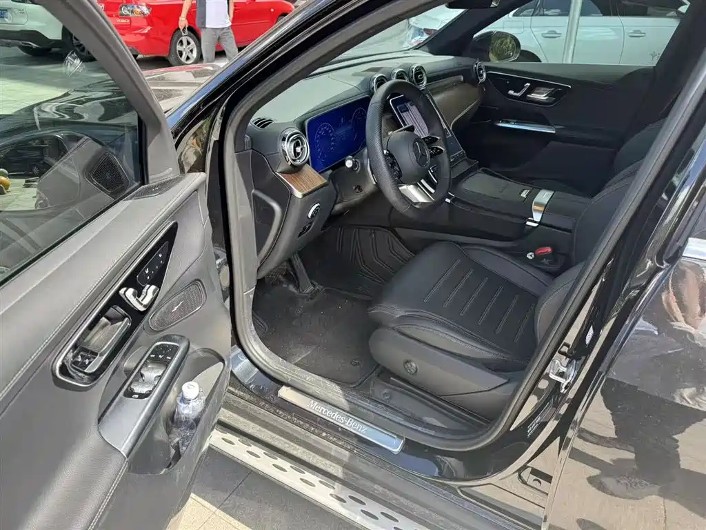 MERCEDES-BENZ GLC