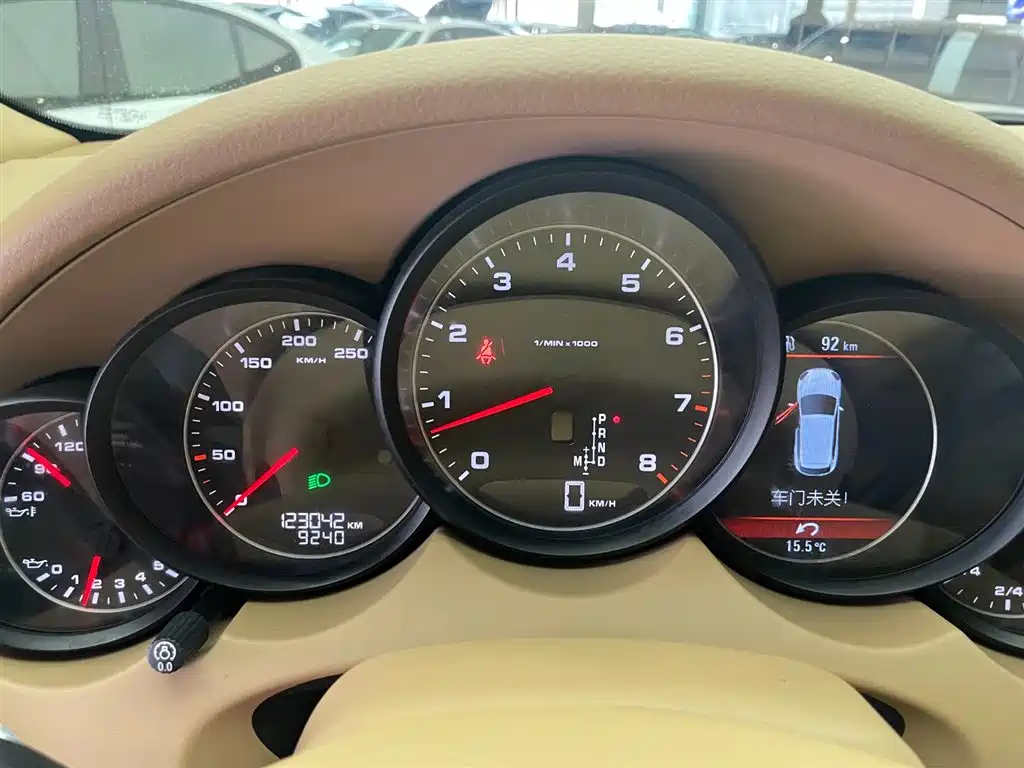 Porsche Cayenne 2011 Cayenne 3.0T фото 16
