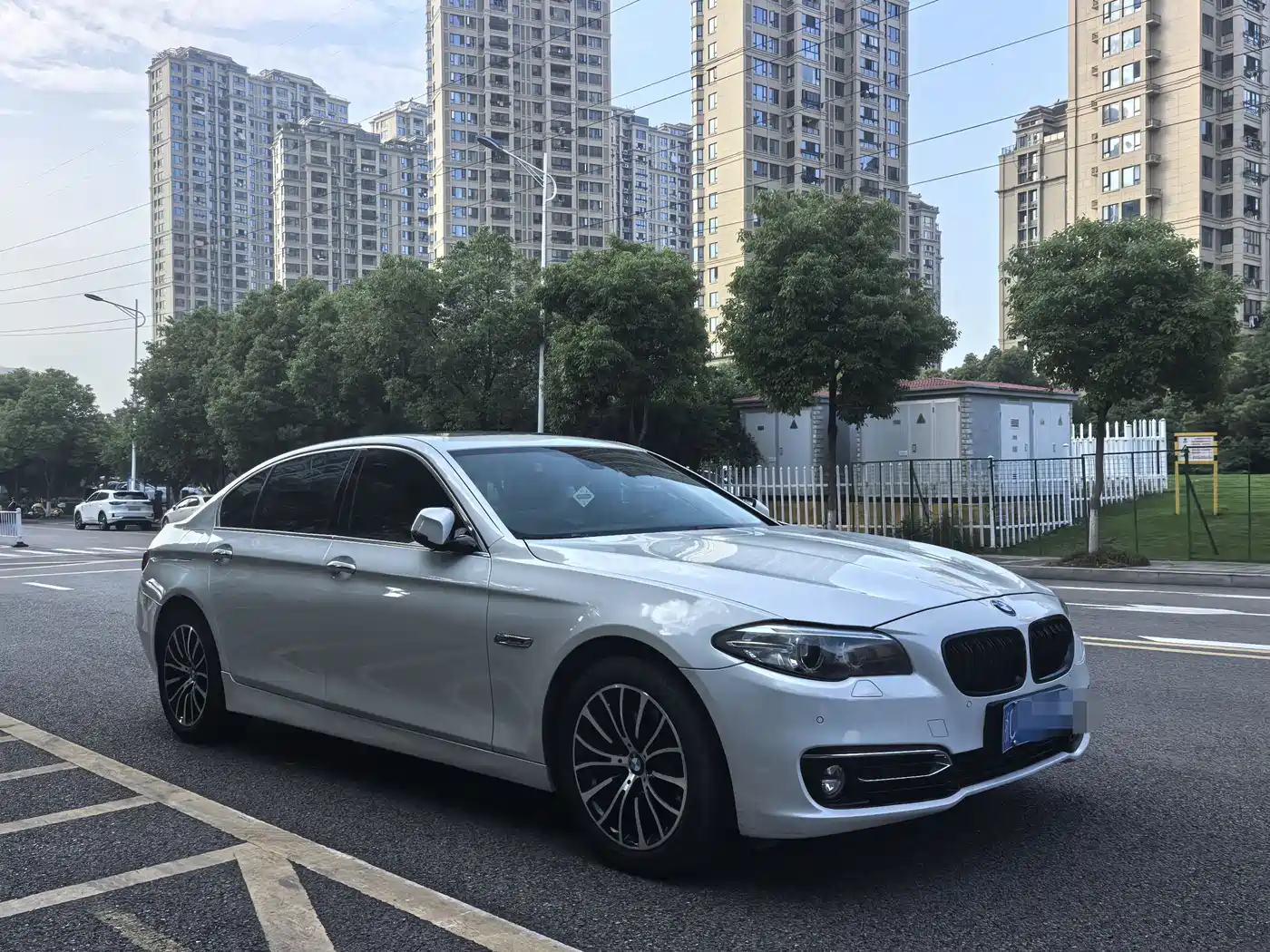 BMW 5 Series 2014 525Li Luxury Design Package фото 3