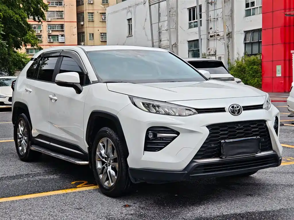 Toyota Wildlander 2022 2.0L CVT FWD Luxury PLUS Edition фото 3