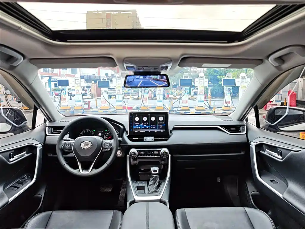 Toyota Wildlander 2022 2.0L CVT FWD Luxury PLUS Edition фото 19