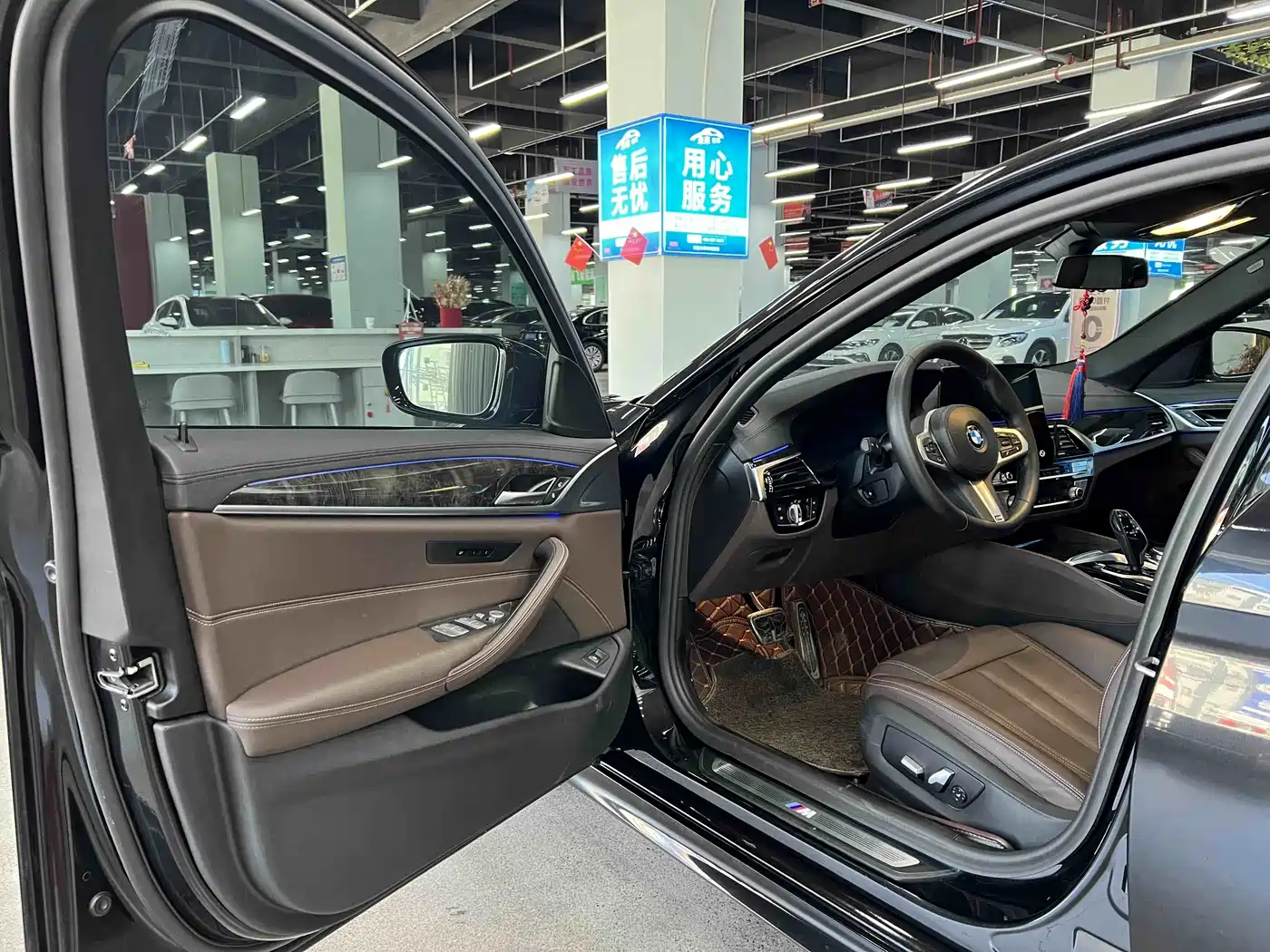 BMW 5 Series 2019 525Li M Sport Package фото 4