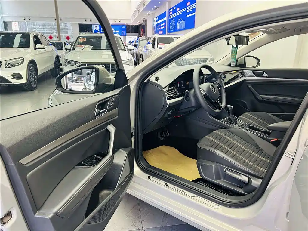 Volkswagen Lavida 2022 1.5L Auto Vision Edition фото 20