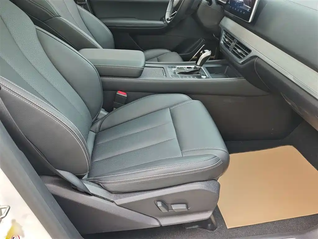 BYD Tang 2018 2.0T Automatic Smart Connection Noble Edition 7-Seater China V фото 6