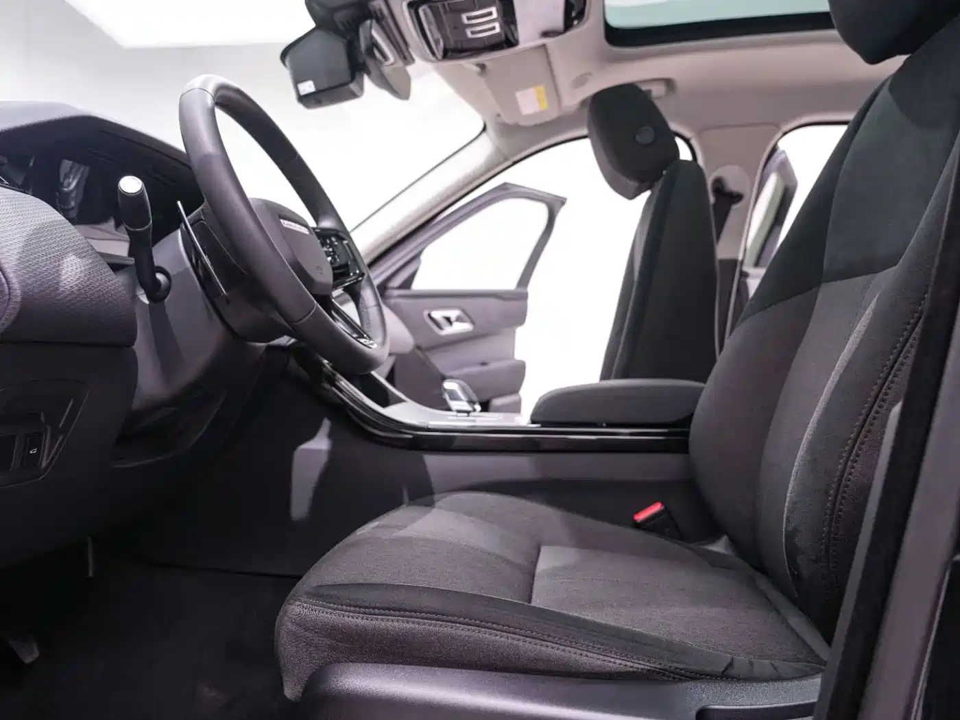 Land Rover Range Rover Velar 2024 S фото 23