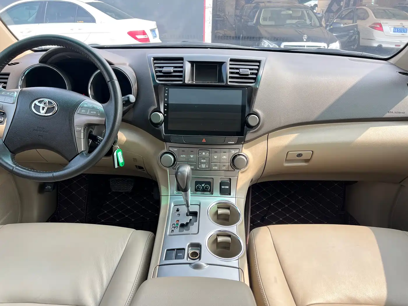 Toyota Highlander 2011 2.7L 2WD 7-seat Luxury Navigation фото 14
