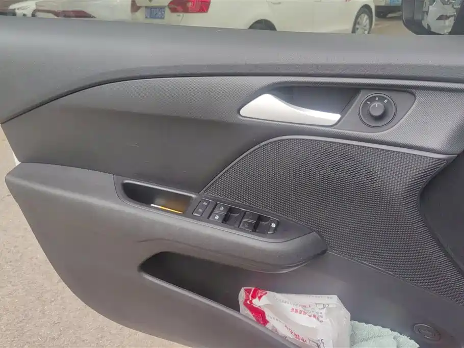 Chevrolet Cavalier 2019 320 Automatic Enjoyment Edition фото 7