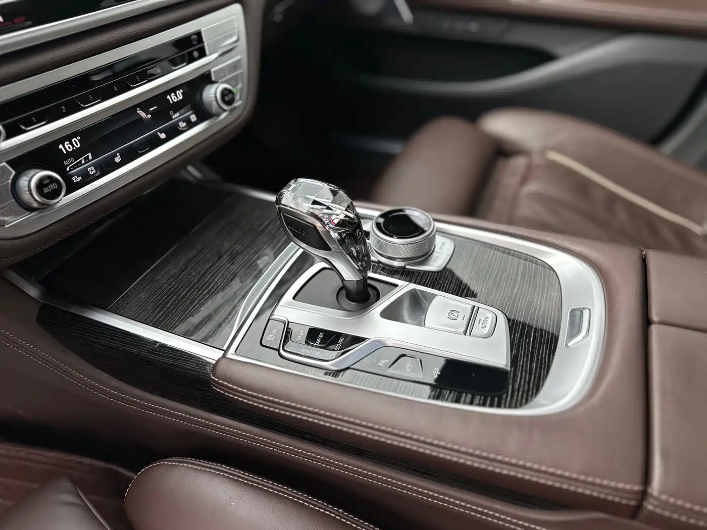 BMW 7 Series 2019 740Li Leading M Sport Package фото 10
