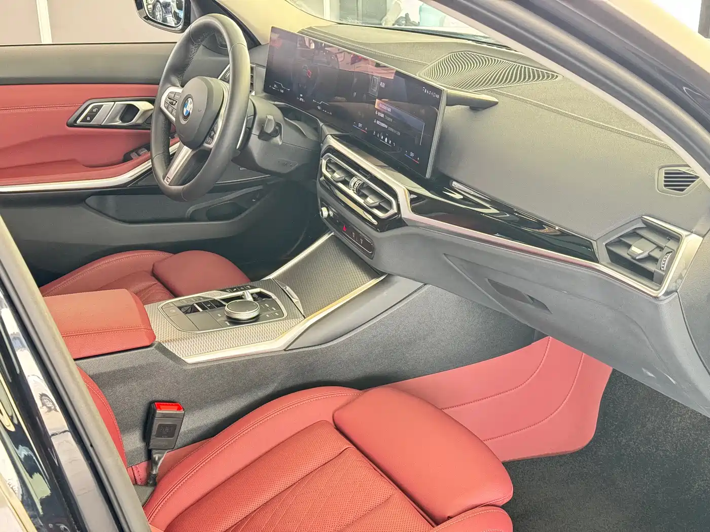 BMW 3 Series 2024 325Li M Sport Shadowline Package фото 4